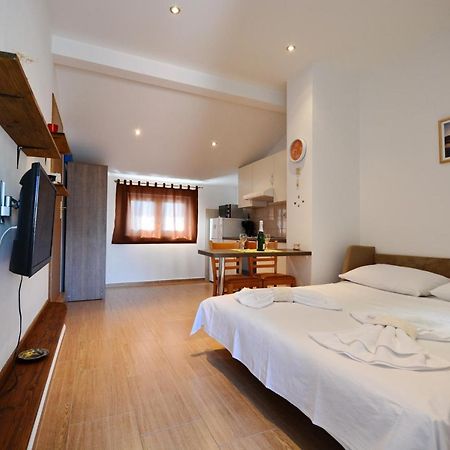 Studio Apartment Martin ซาดาร์ ภายนอก รูปภาพ