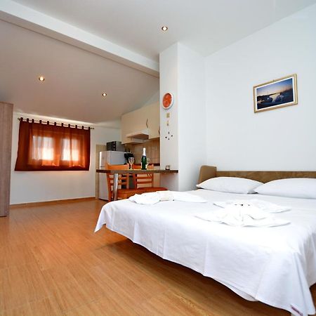 Studio Apartment Martin ซาดาร์ ภายนอก รูปภาพ