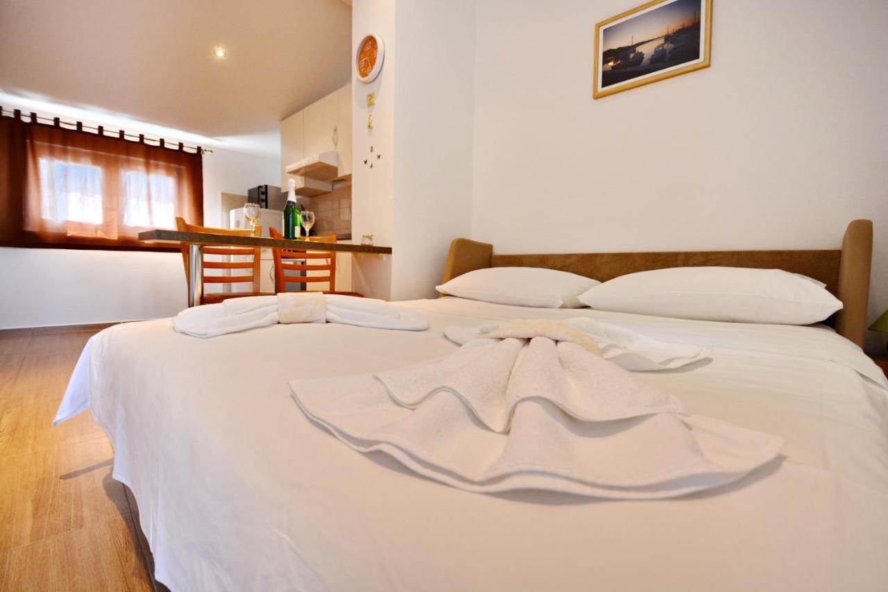 Studio Apartment Martin ซาดาร์ ภายนอก รูปภาพ