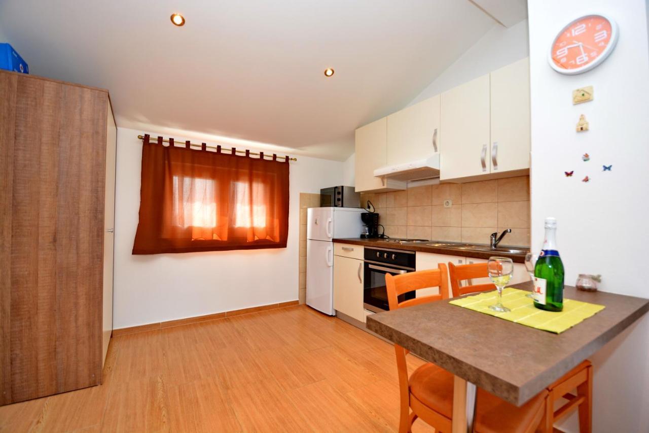 Studio Apartment Martin ซาดาร์ ภายนอก รูปภาพ
