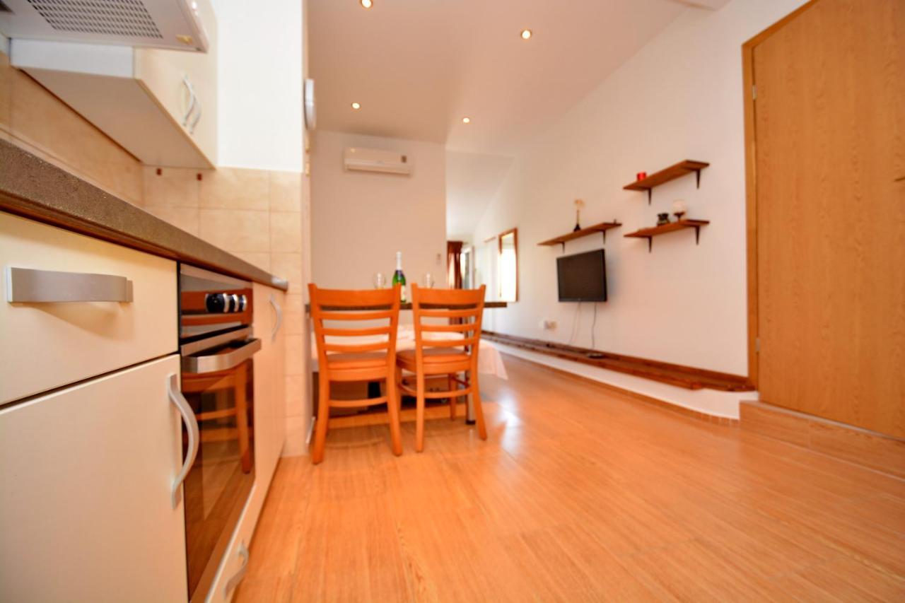 Studio Apartment Martin ซาดาร์ ภายนอก รูปภาพ