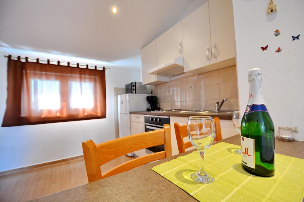 Studio Apartment Martin ซาดาร์ ภายนอก รูปภาพ